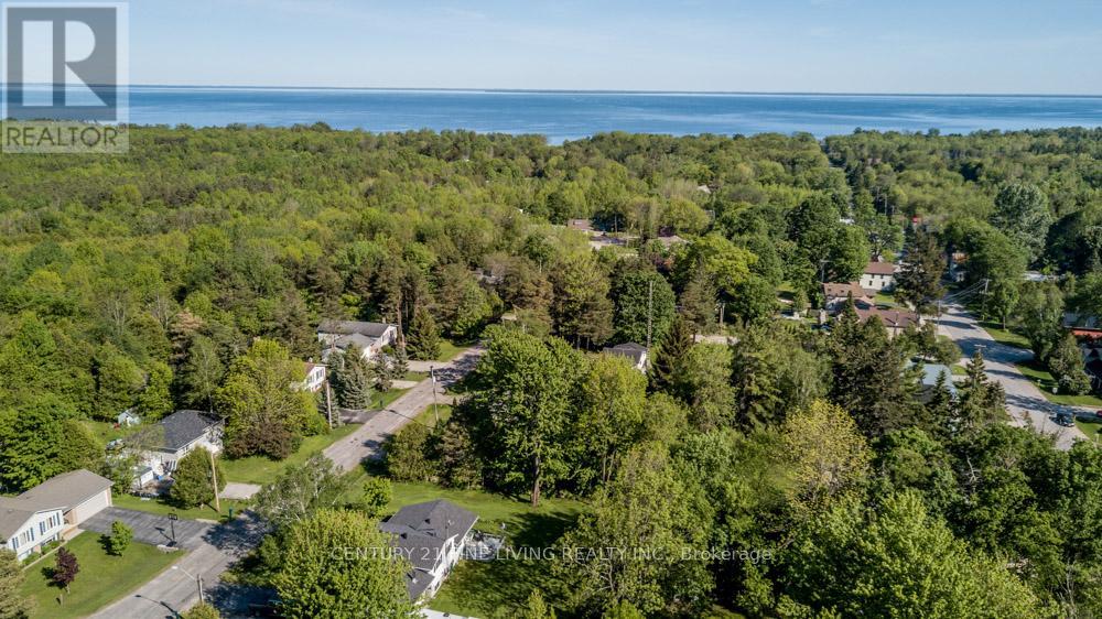 202 - 1614 Ridge Road E, Oro-Medonte, Ontario  L0L 1T0 - Photo 11 - S12288610