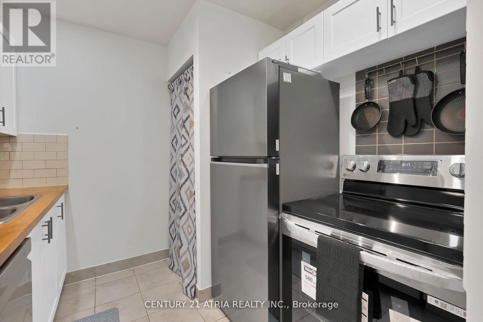 523 - 65 Trailwood Drive, Mississauga, Ontario  L4Z 3L1 - Photo 8 - W12288658