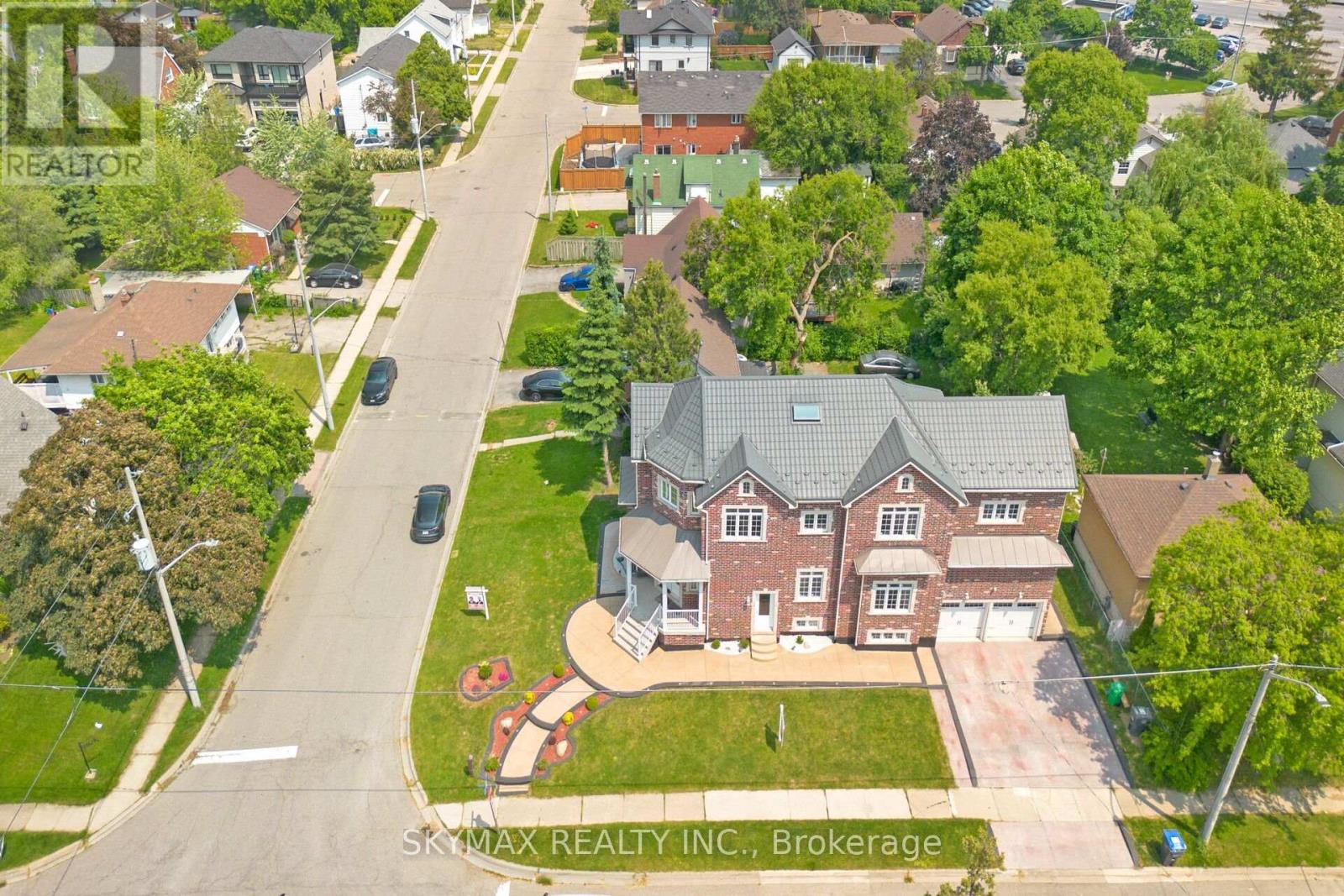 18 Burlington Street, Mississauga, Ontario  L4T 1B7 - Photo 2 - W12288669