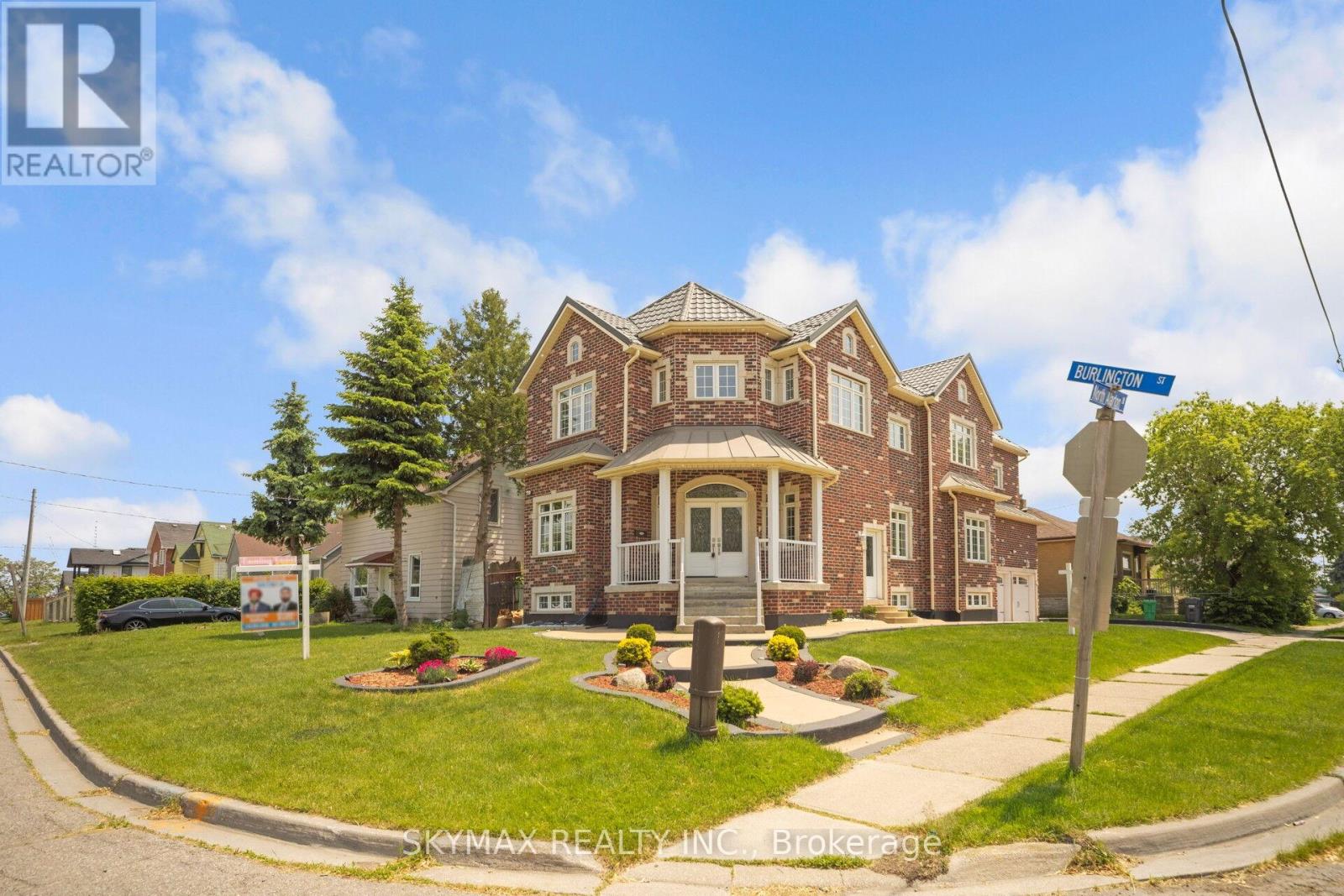 18 Burlington Street, Mississauga, Ontario  L4T 1B7 - Photo 4 - W12288669