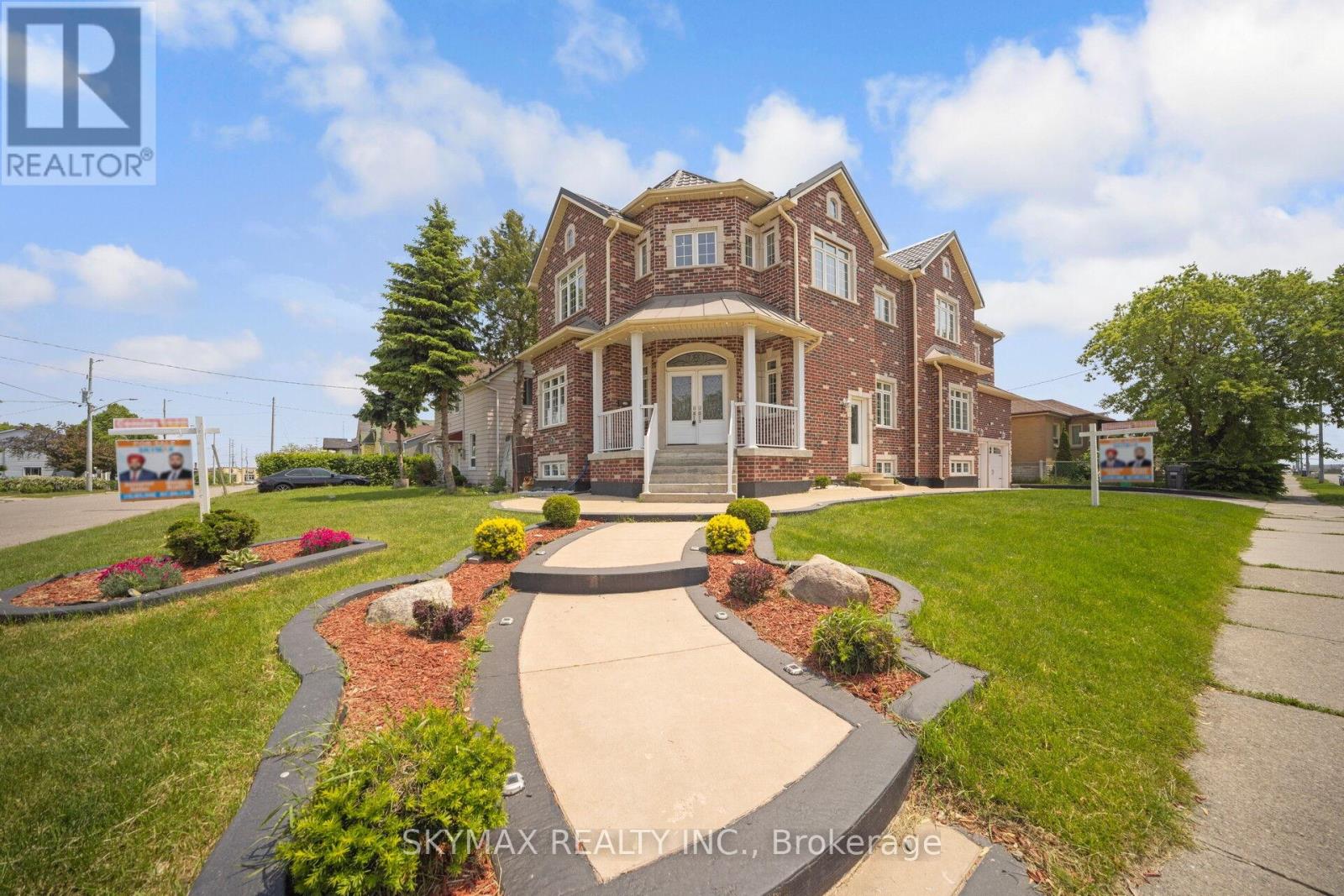 18 Burlington Street, Mississauga, Ontario  L4T 1B7 - Photo 5 - W12288669