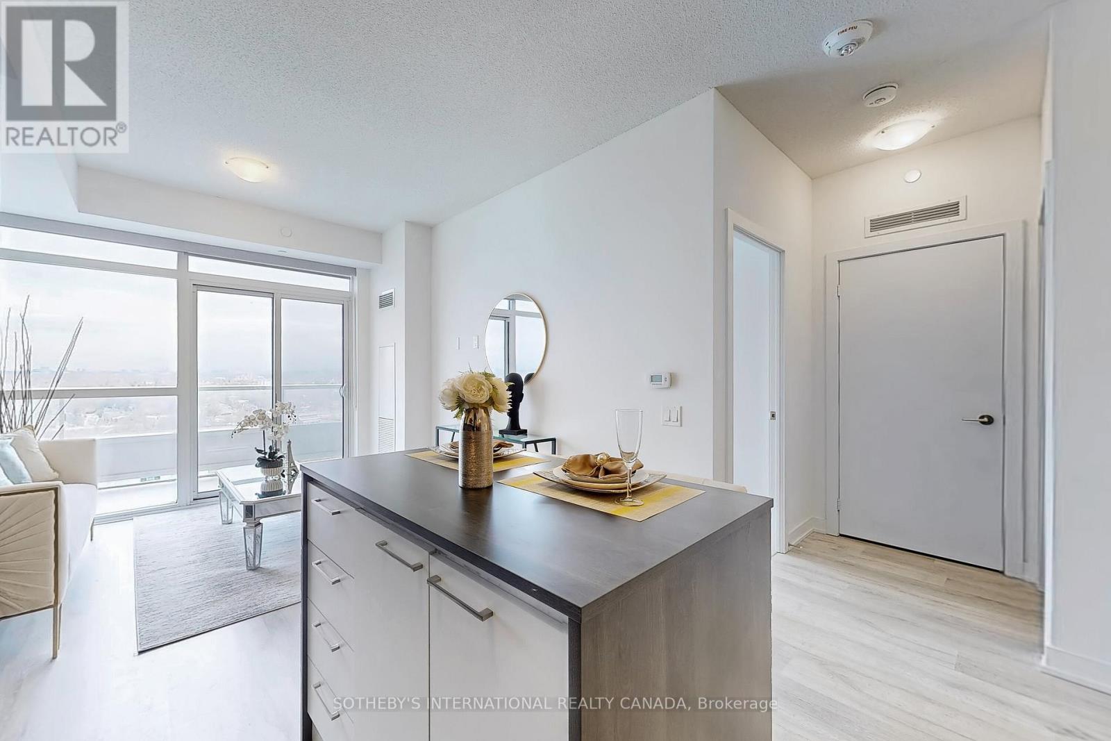 2011 - 251 Manitoba Street, Toronto, Ontario  M8Y 0C7 - Photo 12 - W12288747