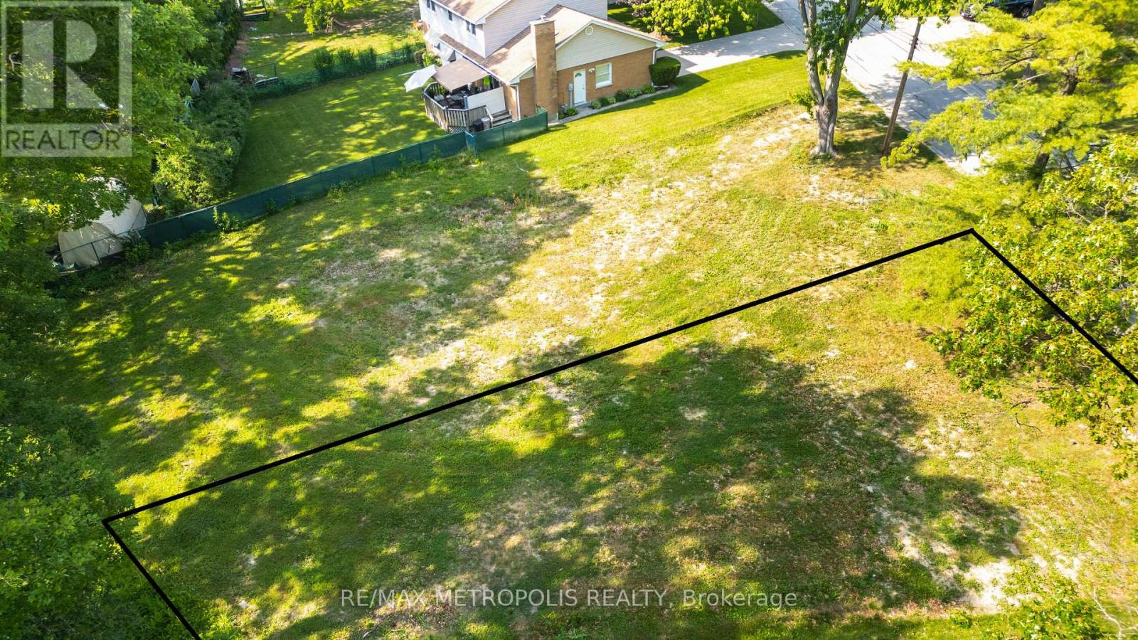 1307-S Ridgewood Drive, Sarnia, Ontario  N7V 3R2 - Photo 11 - X12288751
