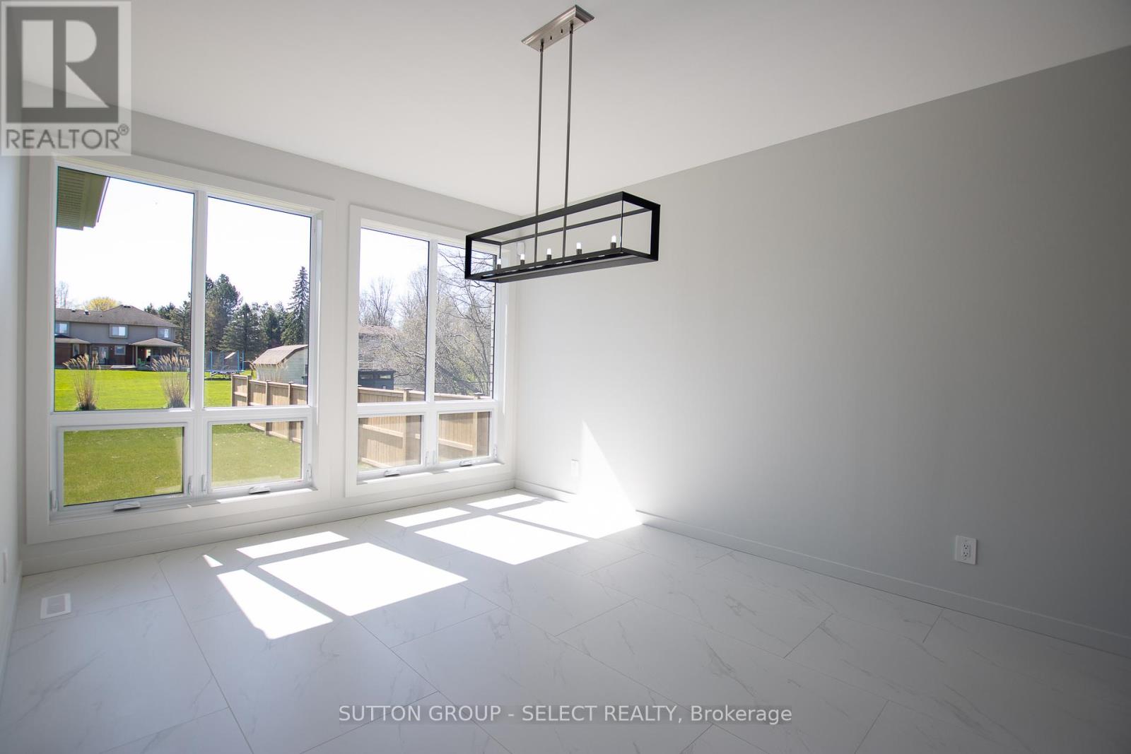 99 Optimist Drive, Southwold, Ontario  N5P 0G4 - Photo 15 - X12288938