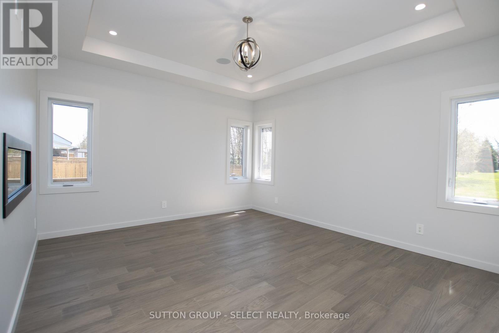 99 Optimist Drive, Southwold, Ontario  N5P 0G4 - Photo 21 - X12288938