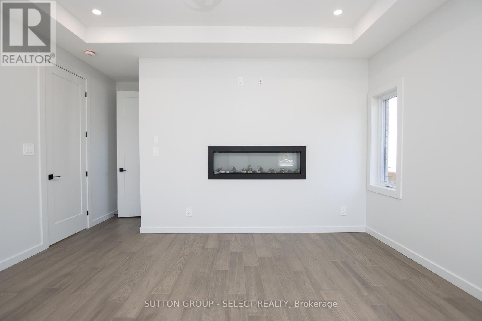 99 Optimist Drive, Southwold, Ontario  N5P 0G4 - Photo 23 - X12288938