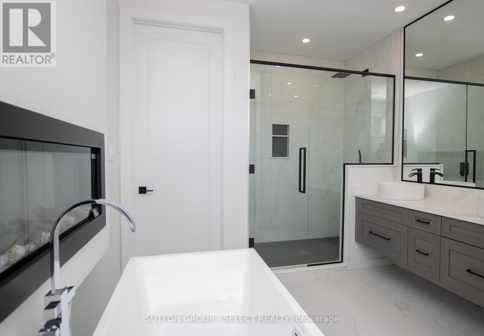 99 Optimist Drive, Southwold, Ontario  N5P 0G4 - Photo 27 - X12288938