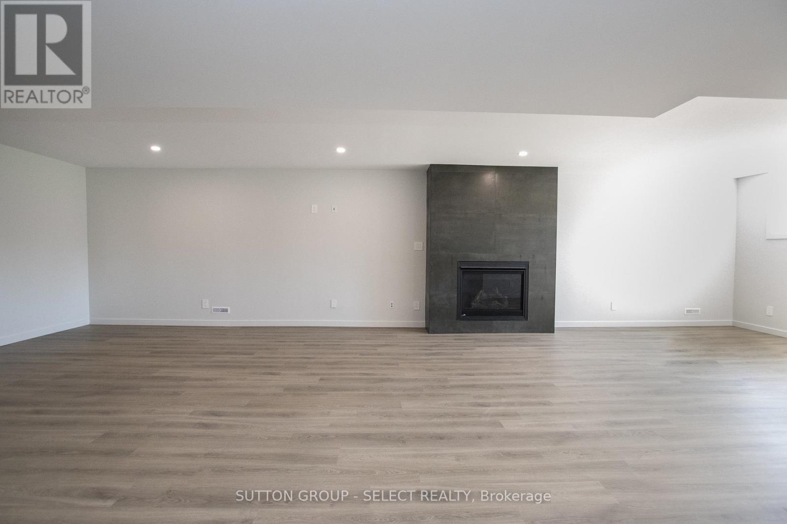 99 Optimist Drive, Southwold, Ontario  N5P 0G4 - Photo 35 - X12288938