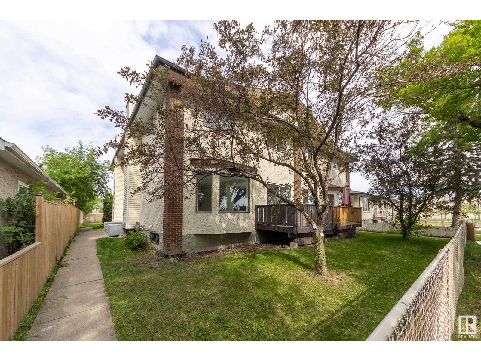 Property at 12430 85 ST NW image 3