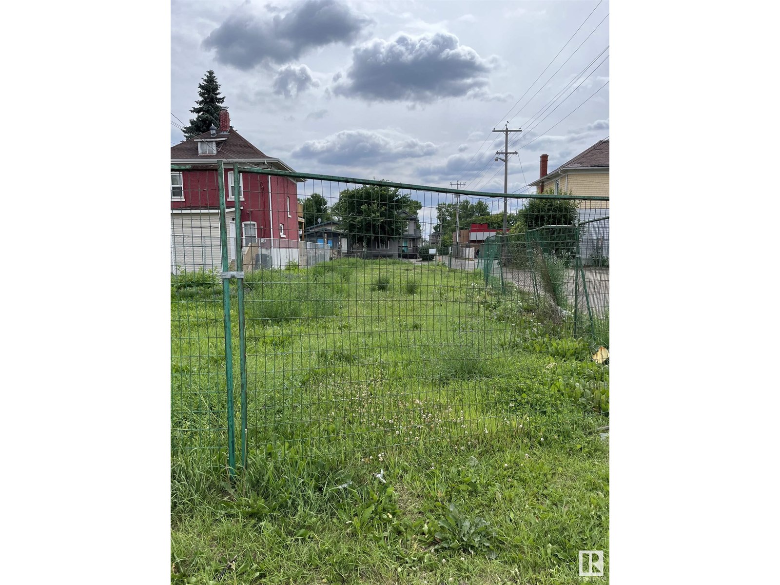 Property at 9352 107A AV NW image 3