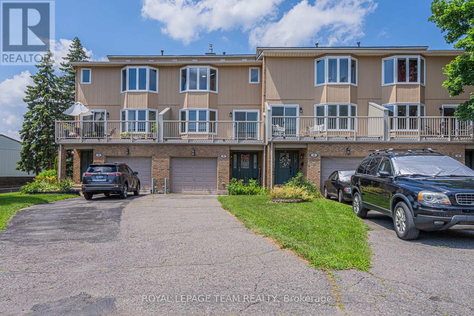 Property at 28 HUNTVIEW PRIVATE image 1