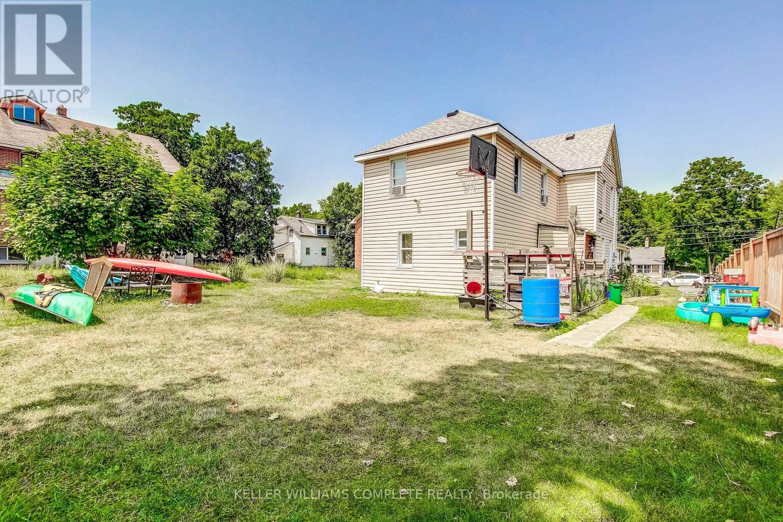 34 Forsythe Street W, Fort Erie, Ontario  L2A 1X2 - Photo 9 - X12288977