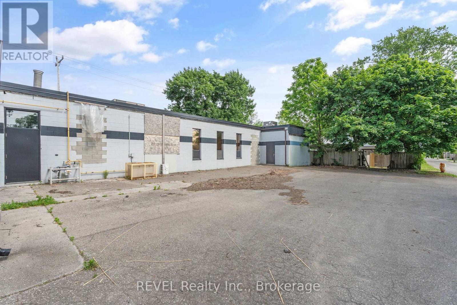271 Ridgeway Road, Fort Erie, Ontario  L0S 1B0 - Photo 16 - X12288992