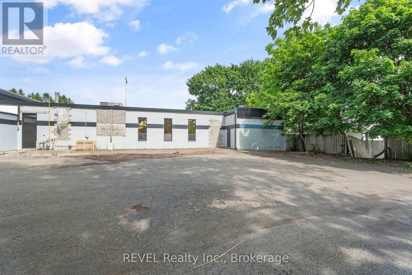 271 Ridgeway Road, Fort Erie, Ontario  L0S 1B0 - Photo 17 - X12288992
