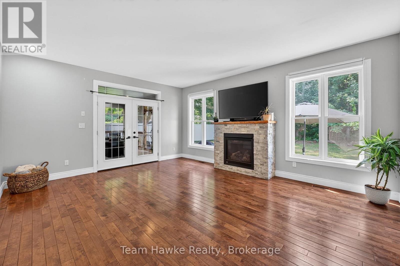 64 Broad Street, Penetanguishene, Ontario  L9M 1G4 - Photo 10 - S12288910