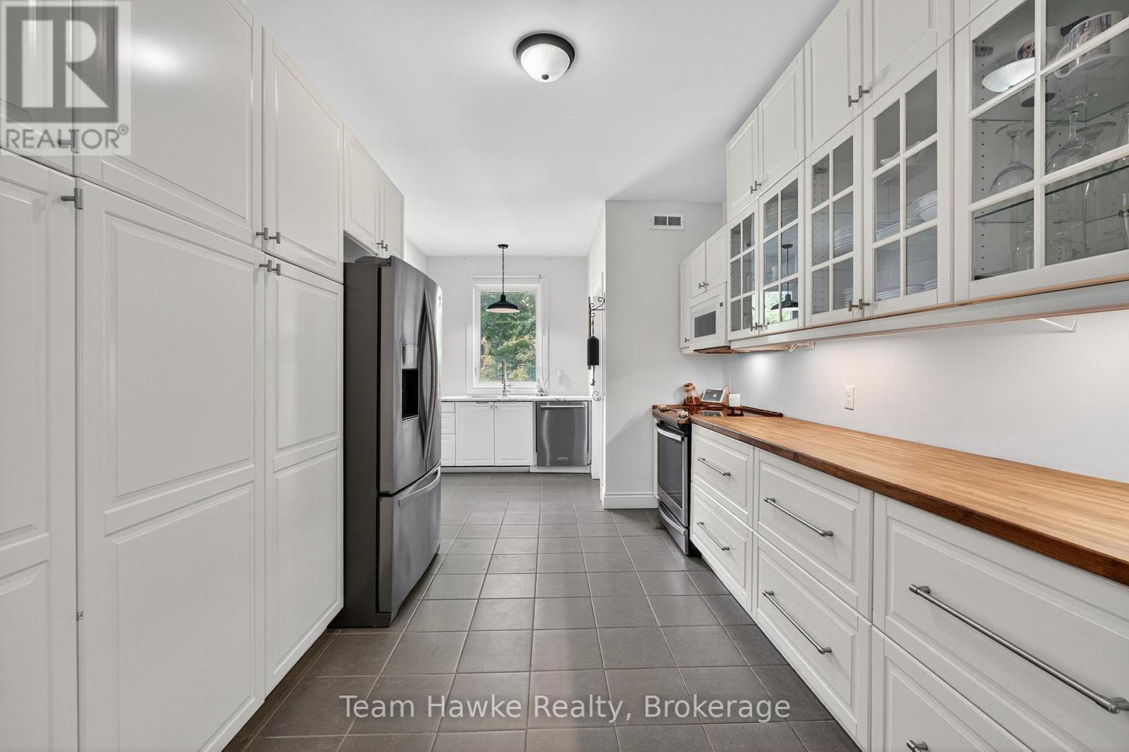 64 Broad Street, Penetanguishene, Ontario  L9M 1G4 - Photo 13 - S12288910