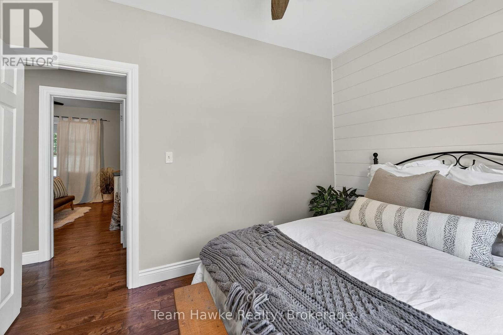 64 Broad Street, Penetanguishene, Ontario  L9M 1G4 - Photo 21 - S12288910