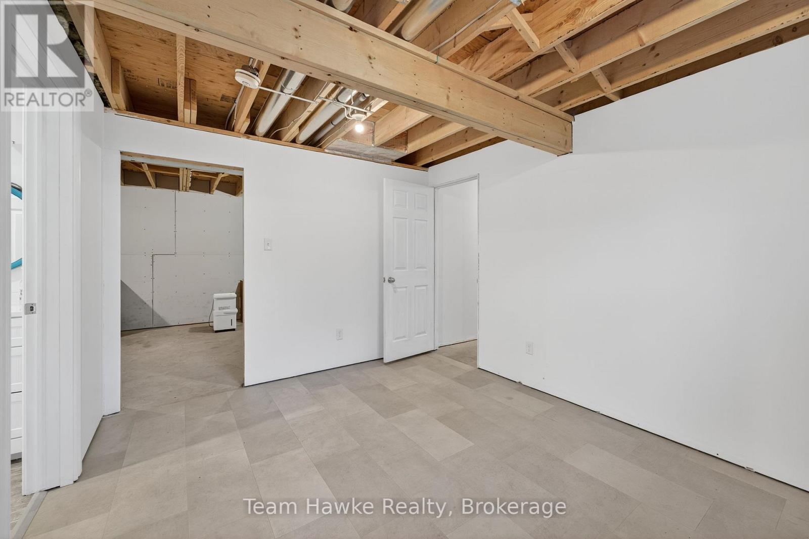 64 Broad Street, Penetanguishene, Ontario  L9M 1G4 - Photo 30 - S12288910