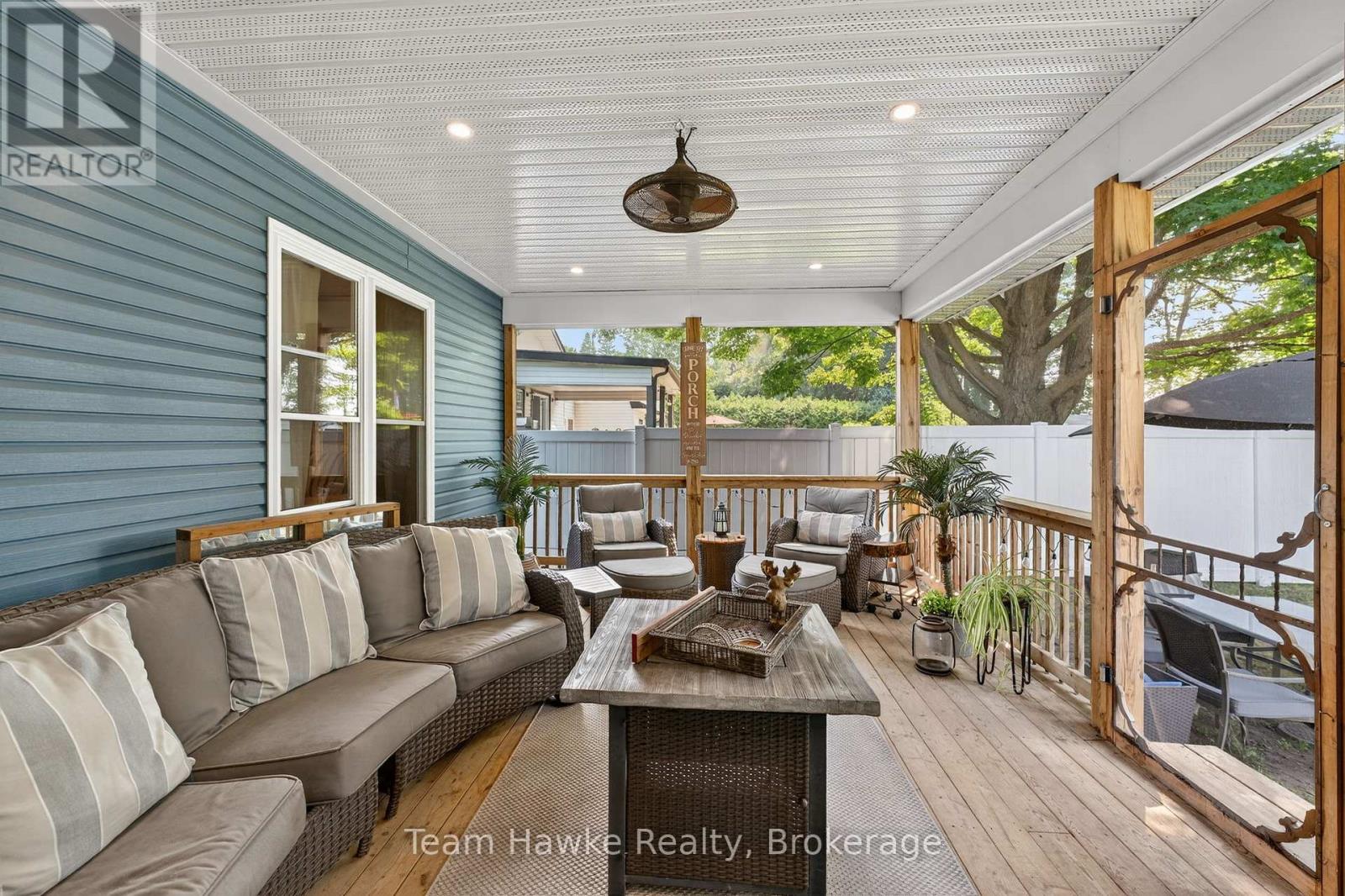 64 Broad Street, Penetanguishene, Ontario  L9M 1G4 - Photo 35 - S12288910