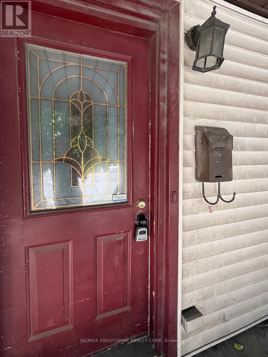 Property at 214 BURLINGTON STREET E image 2