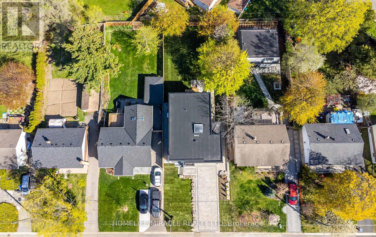 Property at 55 ADANAC DRIVE image 3