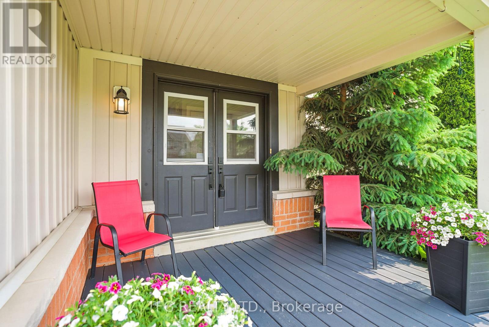 Property at 1187 ASHGROVE CRESCENT image 4