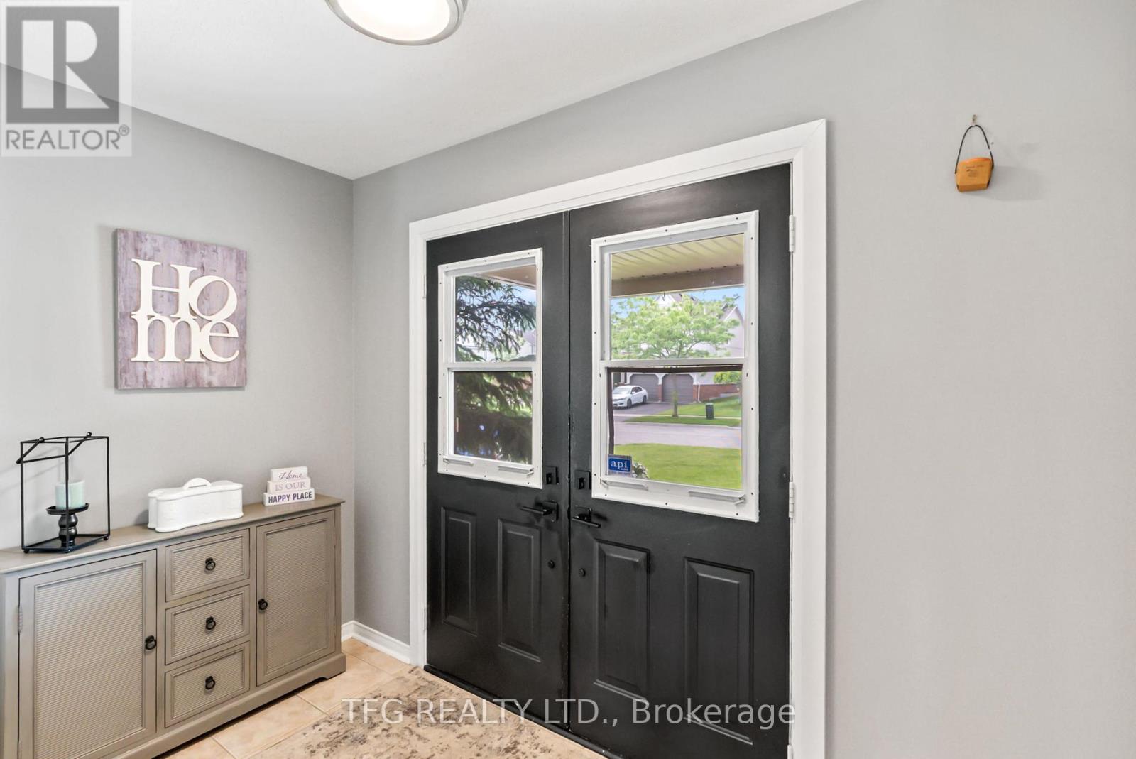 Property at 1187 ASHGROVE CRESCENT image 5