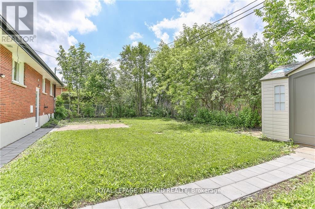 1032 Eagle Drive, London South, Ontario  N5Z 3H5 - Photo 2 - X12289040