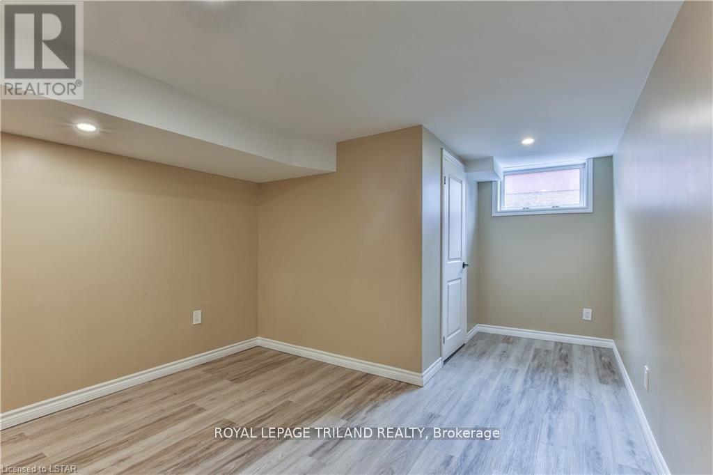 1032 Eagle Drive, London South, Ontario  N5Z 3H5 - Photo 6 - X12289040