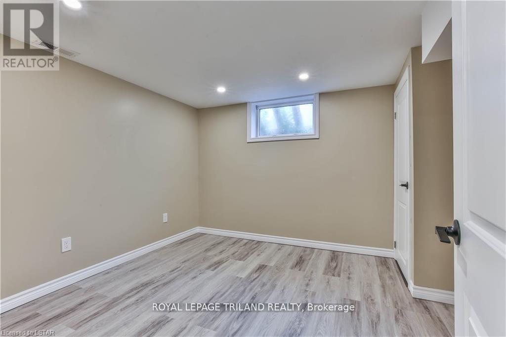 1032 Eagle Drive, London South, Ontario  N5Z 3H5 - Photo 8 - X12289040