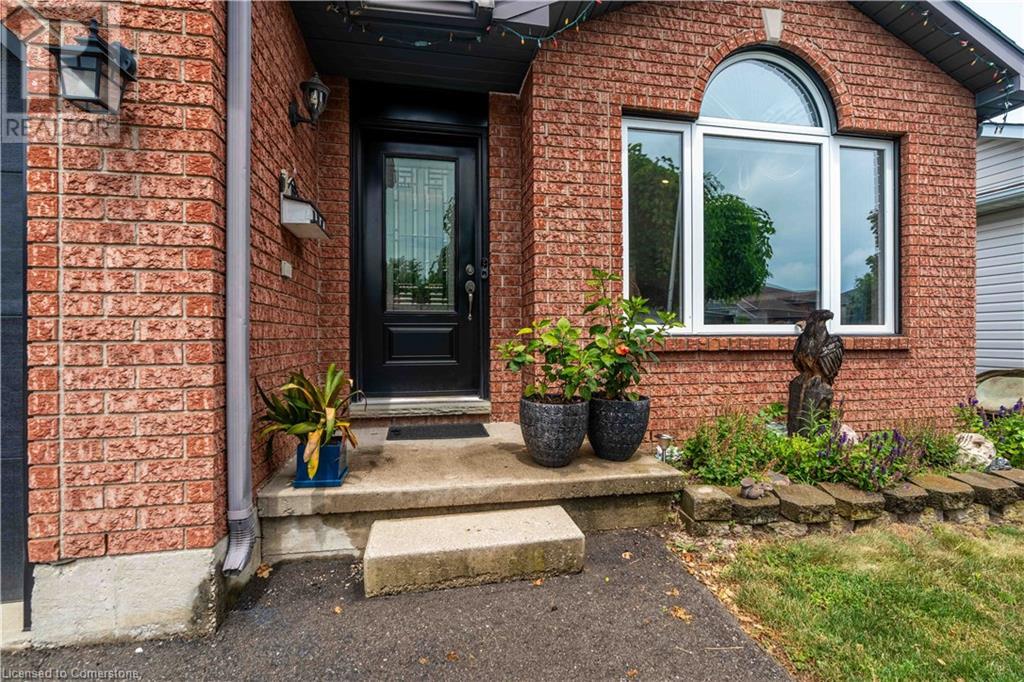 Property at 30 GLENGARY Crescent image 4