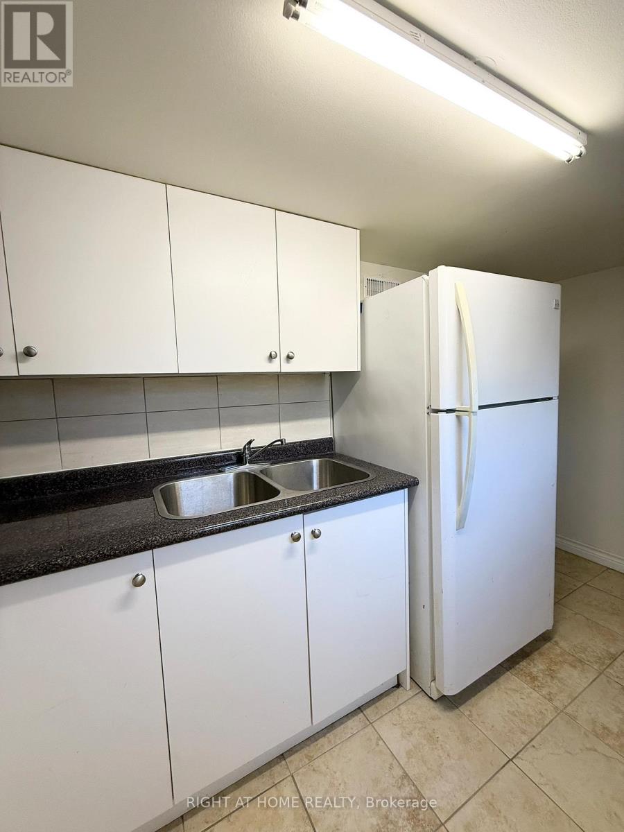 665 Ossington Avenue, Toronto, Ontario  M6G 3T6 - Photo 27 - C12278792