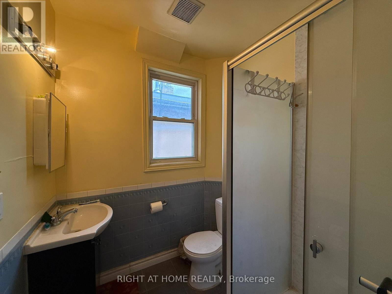 665 Ossington Avenue, Toronto, Ontario  M6G 3T6 - Photo 21 - C12278792