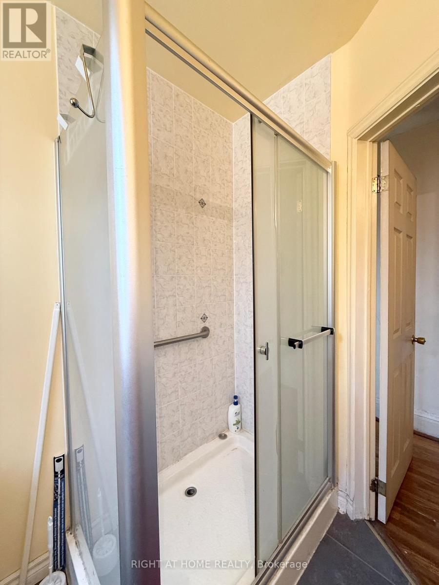 665 Ossington Avenue, Toronto, Ontario  M6G 3T6 - Photo 22 - C12278792