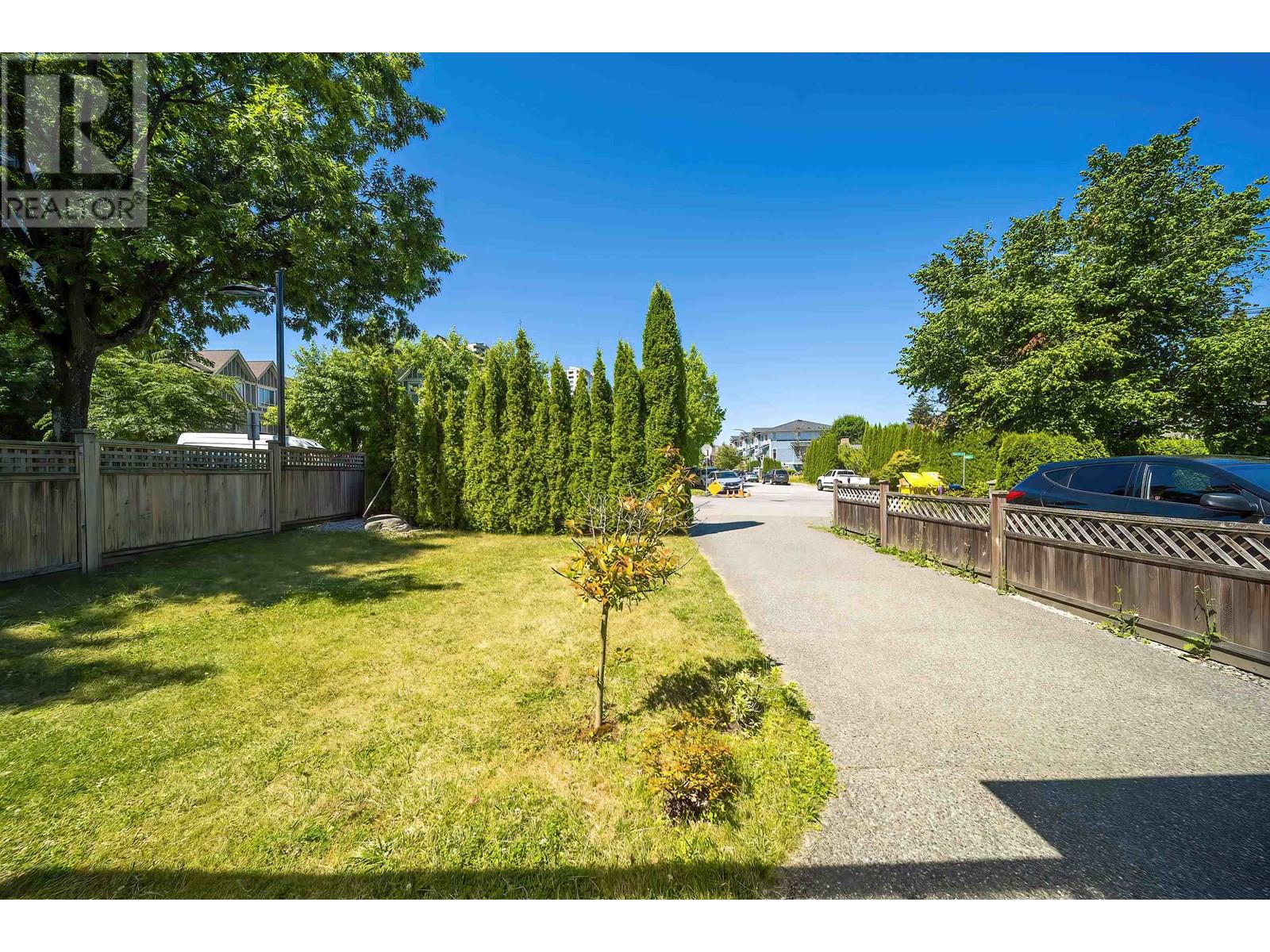 5598 Halley Avenue, Burnaby, British Columbia  V5H 2P8 - Photo 3 - R3027253
