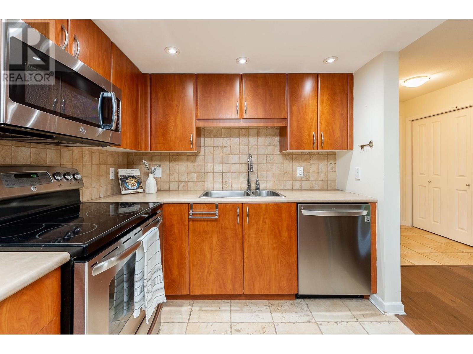 219 285 Newport Drive, Port Moody, British Columbia  V3H 5J6 - Photo 4 - R3027615