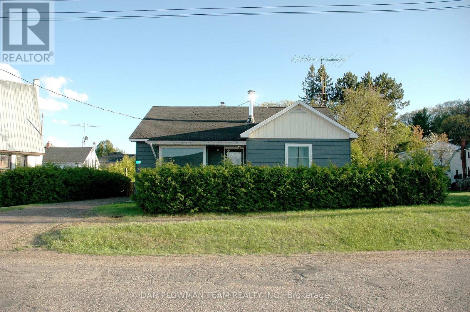 65 Inglis Street, Madawaska Valley, Ontario  K0J 2M0 - Photo 2 - X12288970