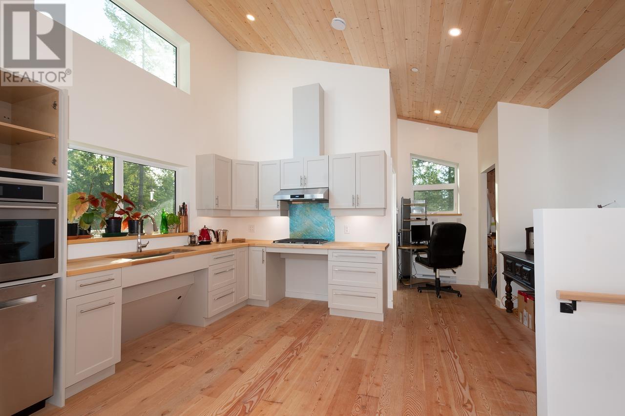 1580 Evergreen Lane, Bowen Island, British Columbia  V0N 1G2 - Photo 6 - R3027456
