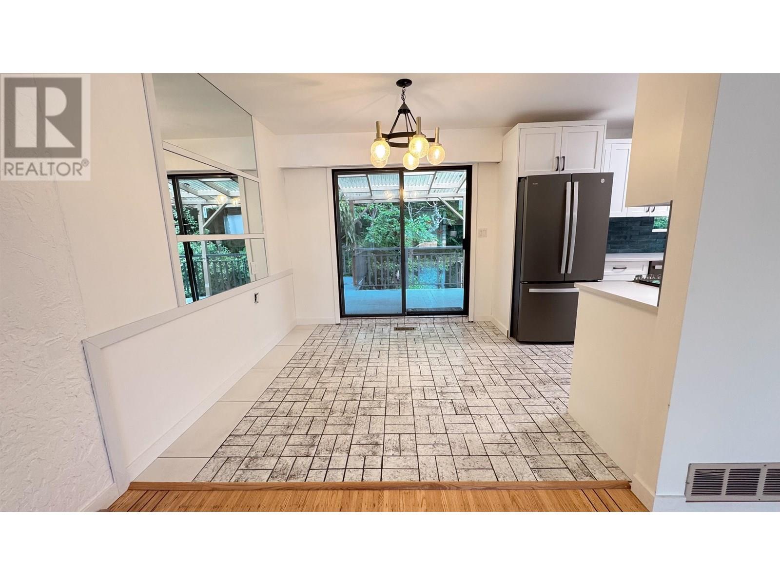 646 Claremont Street, Coquitlam, British Columbia  V3J 3T4 - Photo 11 - R3027646