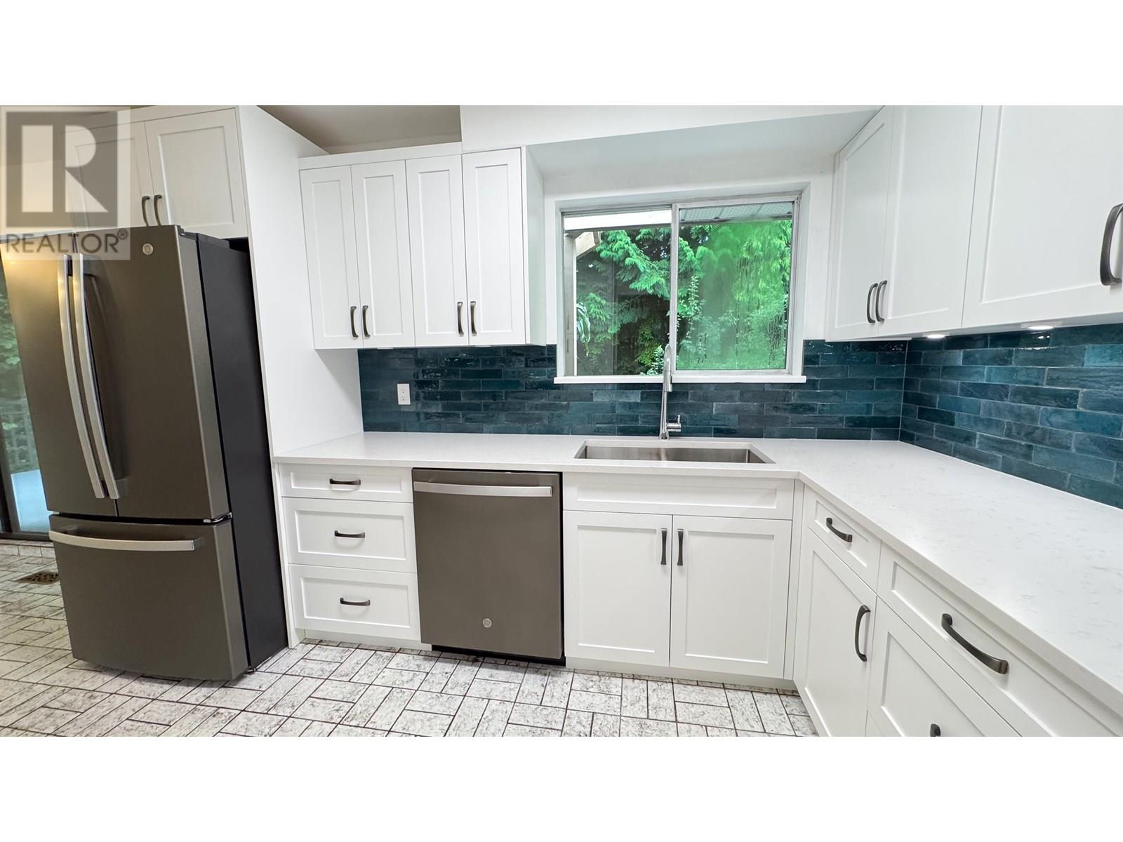 646 Claremont Street, Coquitlam, British Columbia  V3J 3T4 - Photo 9 - R3027646