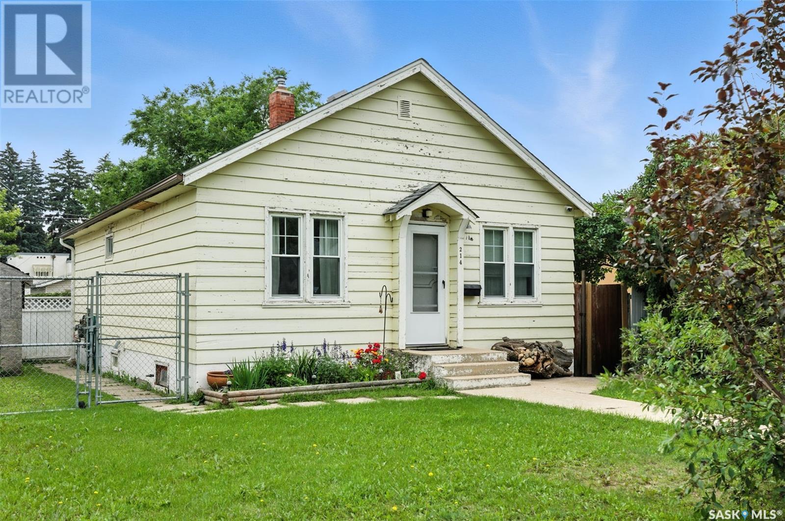 214 L Avenue N, Saskatoon, Saskatchewan  S7L 2P4 - Photo 2 - SK012700