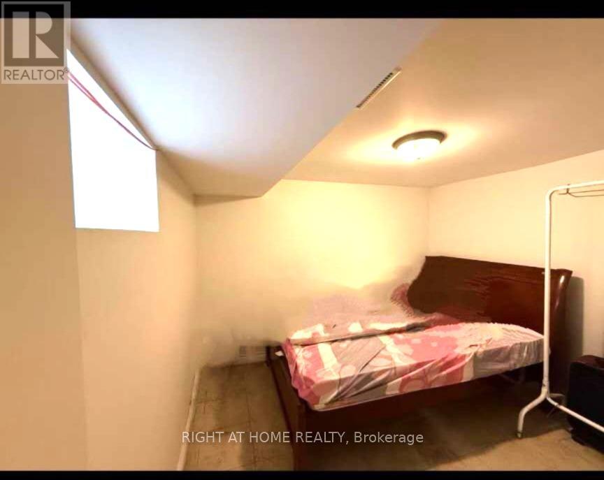 665 Ossington Avenue, Toronto, Ontario  M6G 3T6 - Photo 28 - C12278792
