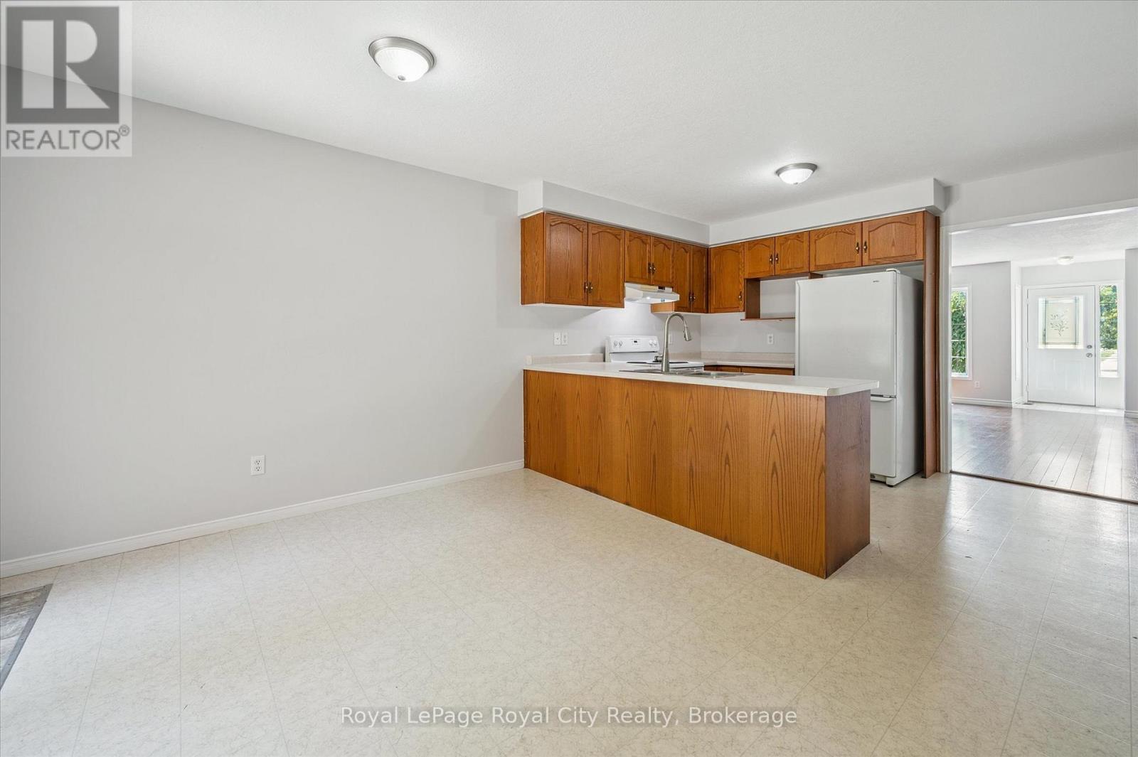 83 Inverness Drive, Guelph, Ontario  N1E 6E4 - Photo 10 - X12289211