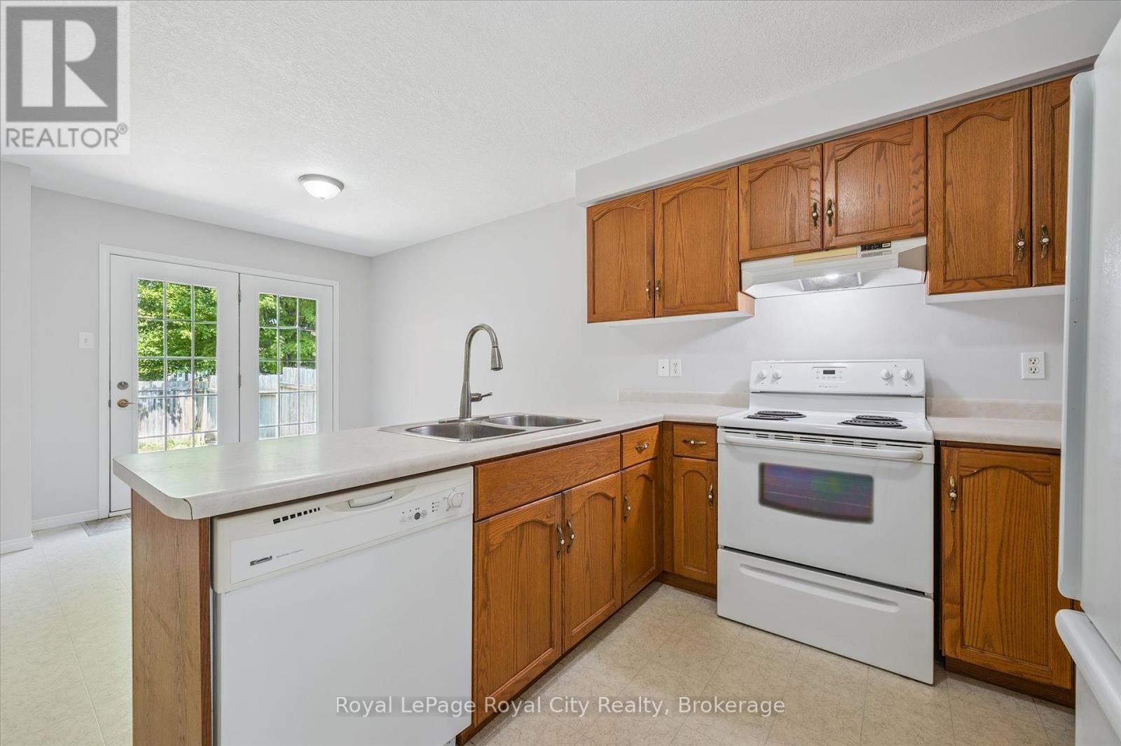 83 Inverness Drive, Guelph, Ontario  N1E 6E4 - Photo 13 - X12289211