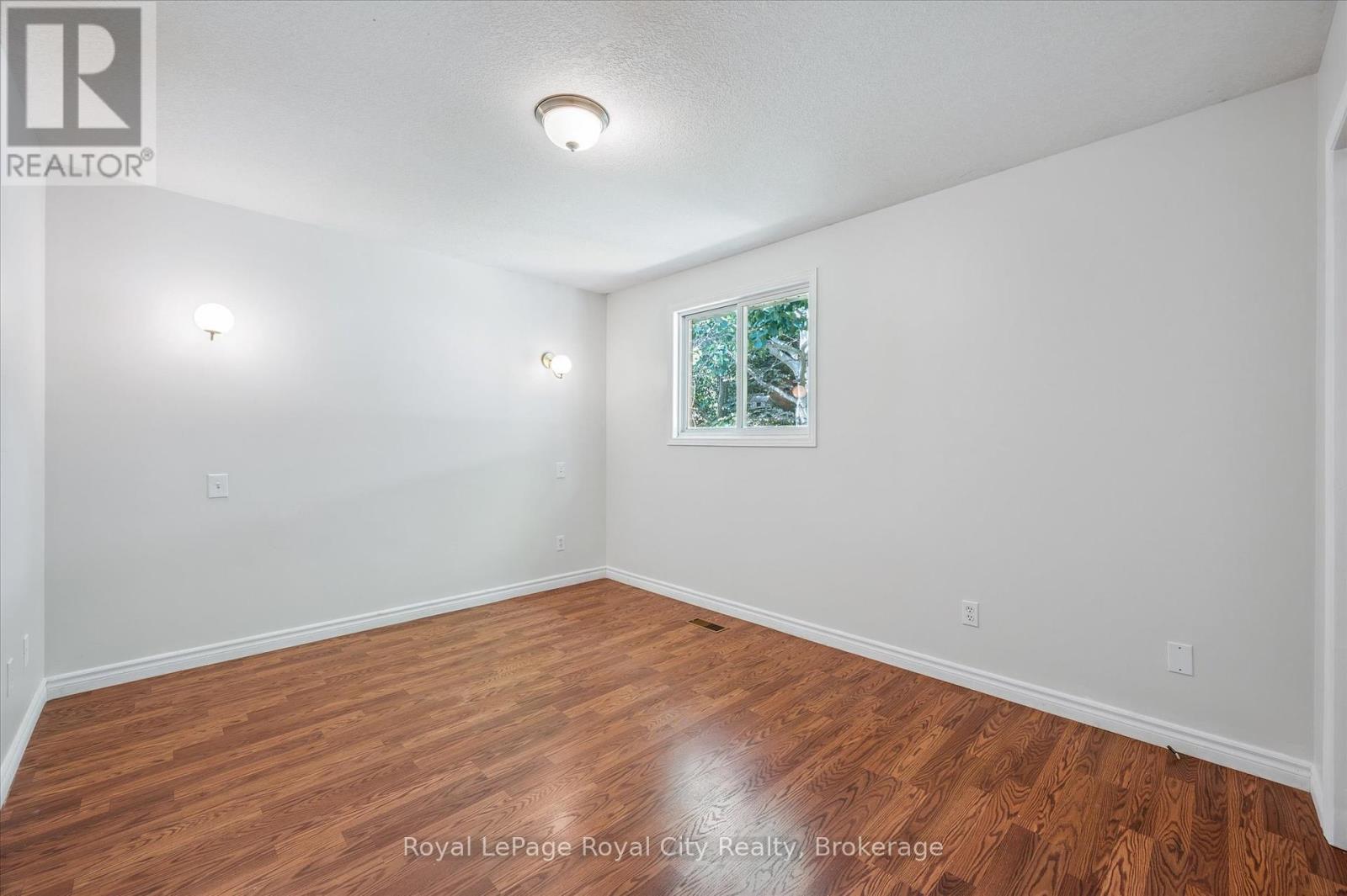 83 Inverness Drive, Guelph, Ontario  N1E 6E4 - Photo 18 - X12289211