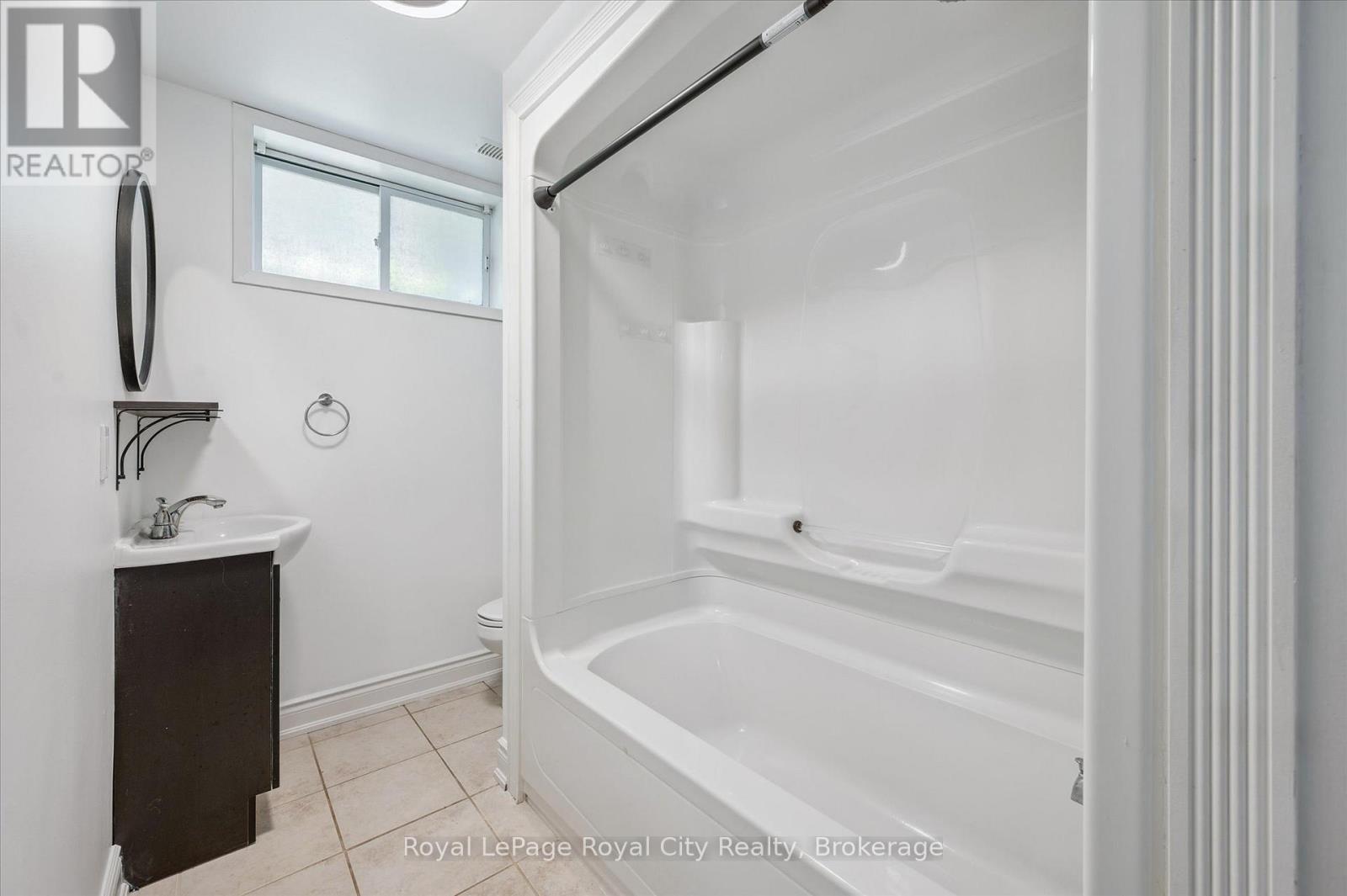 83 Inverness Drive, Guelph, Ontario  N1E 6E4 - Photo 29 - X12289211
