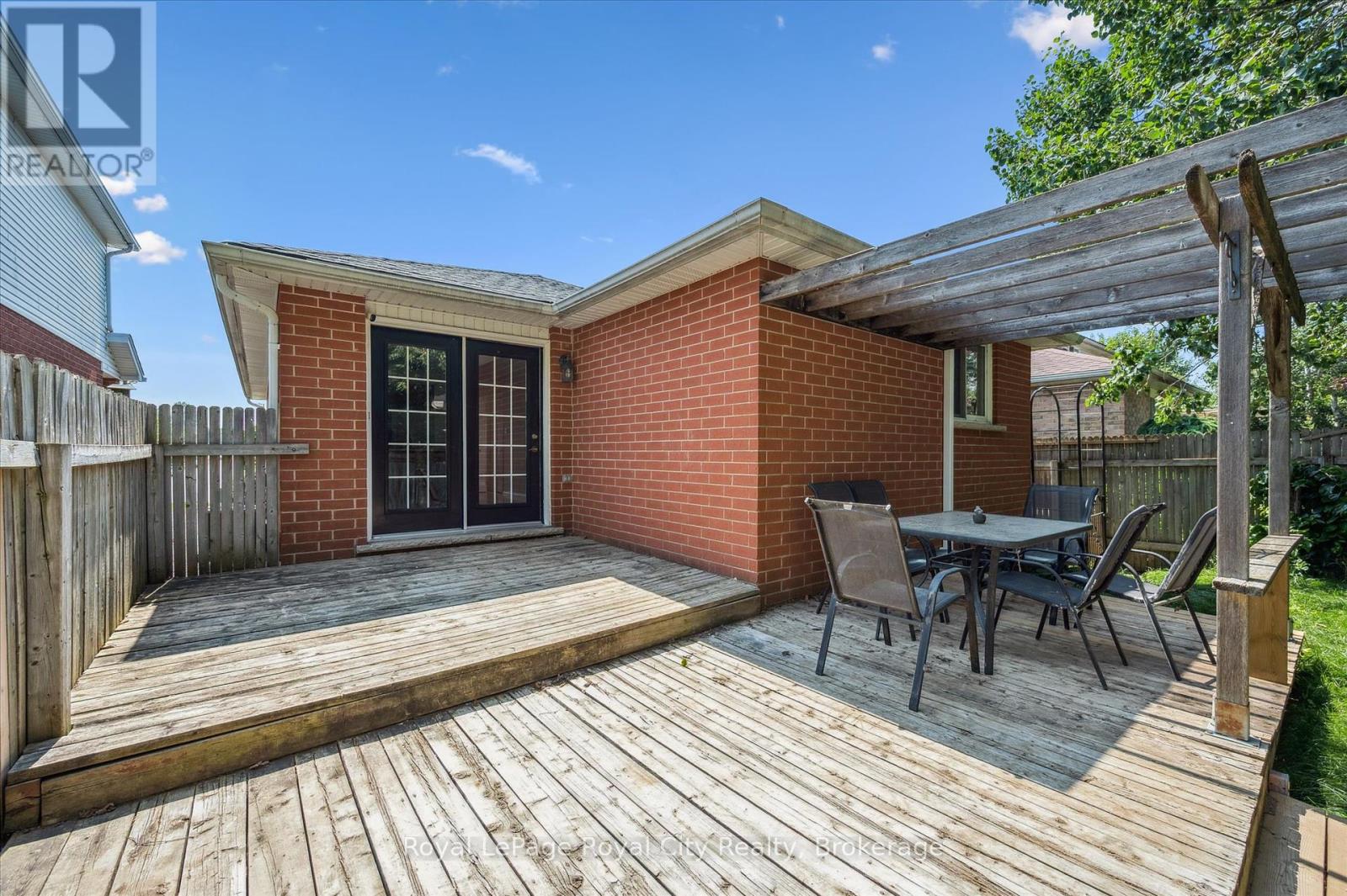 83 Inverness Drive, Guelph, Ontario  N1E 6E4 - Photo 31 - X12289211
