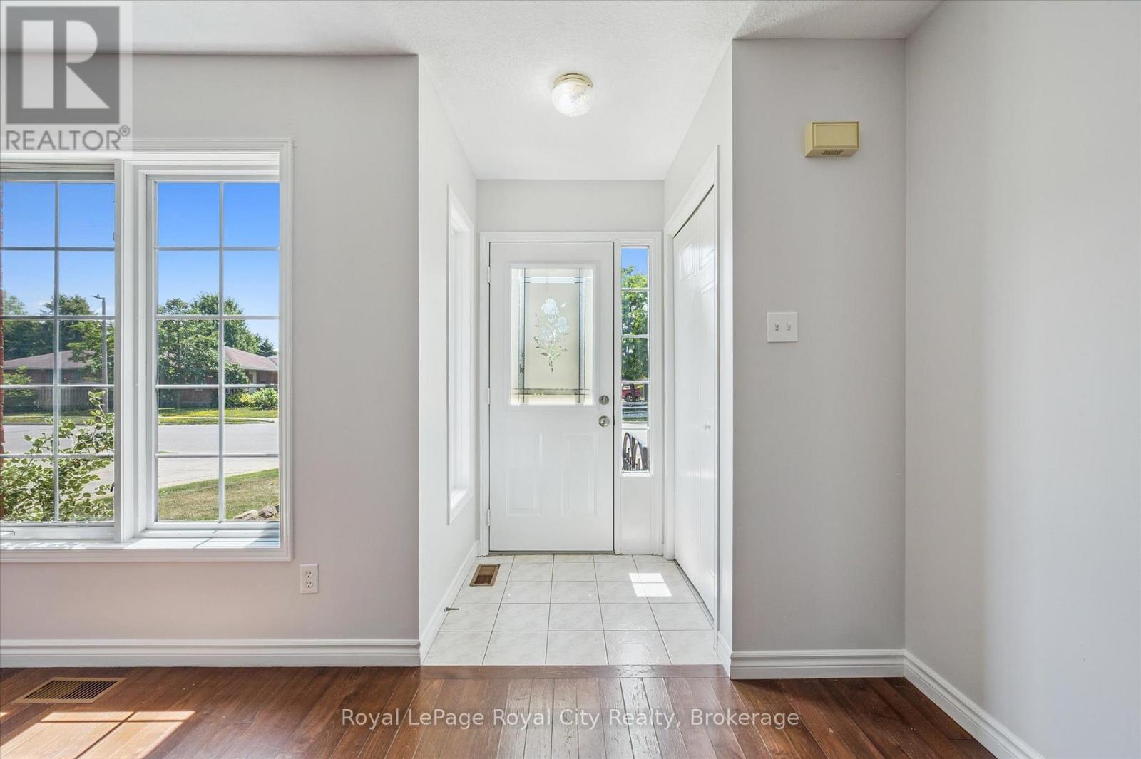 83 Inverness Drive, Guelph, Ontario  N1E 6E4 - Photo 4 - X12289211
