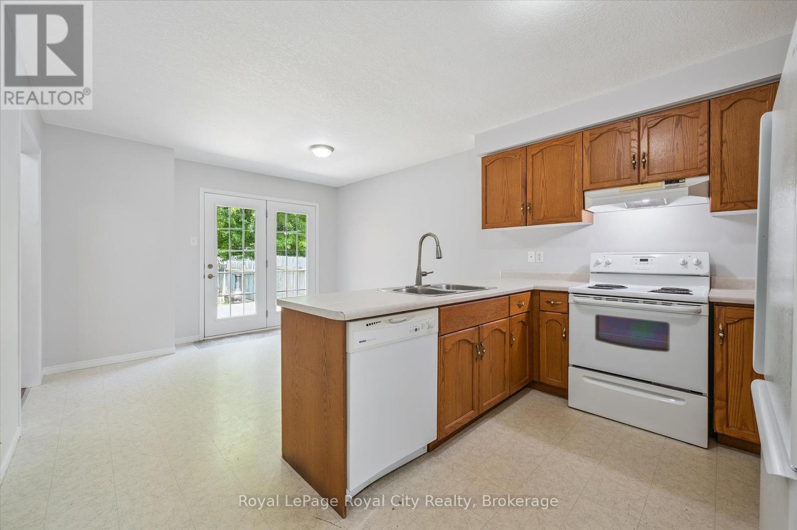 83 Inverness Drive, Guelph, Ontario  N1E 6E4 - Photo 8 - X12289211