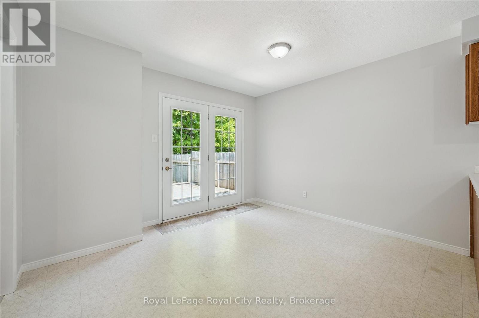 83 Inverness Drive, Guelph, Ontario  N1E 6E4 - Photo 9 - X12289211